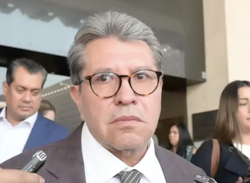 Monreal se somete a Sheinbaum y anuncia que no le moverá ni una coma