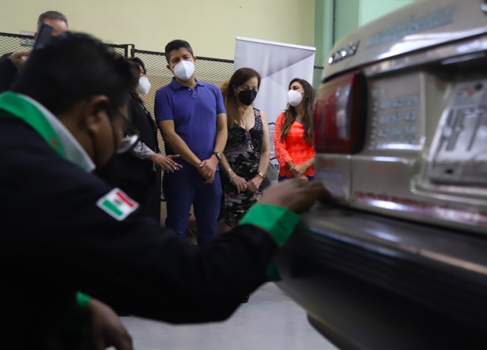 Presenta comuna capacitaciones en mecánica automotriz para mujeres