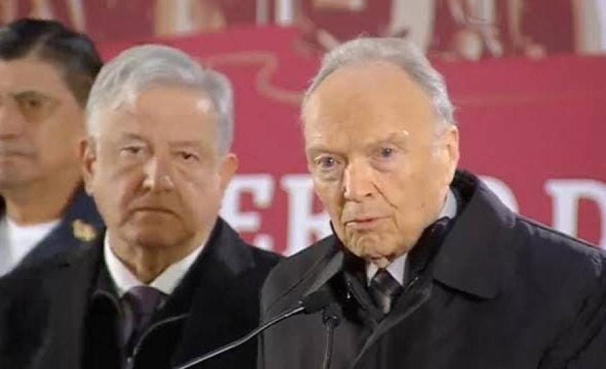FGR oculta número de denuncias contra AMLO al argumentar que "está en riesgo el honor del presidente"