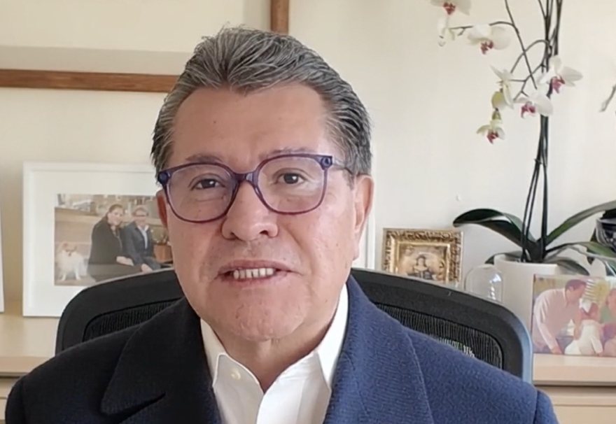 Monreal anuncia que buscará regular la IA