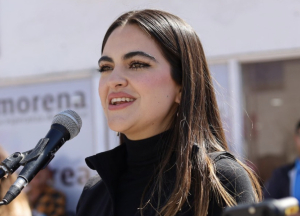 Andrea Chávez justifica campaña ilegal: “si el gobierno de Chihuahua cumpliera con su responsabilidad, no tendría que gestionar apoyos en materia de salud”, dice