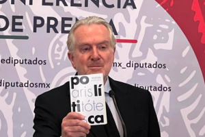 Santiago Creel envía a AMLO libro “La Política” de Aristóteles: “para que sepa lo que es la oligarquía”, dice