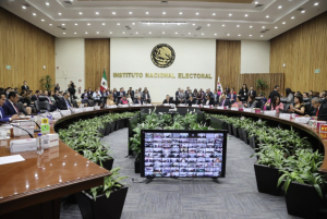 INE obliga a partidos a destinar recursos para apuntalar liderazgos políticos de mujeres