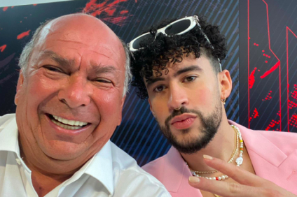 Papá del Checo Pérez, diputado por Morena, presume foto con Bad Bunny