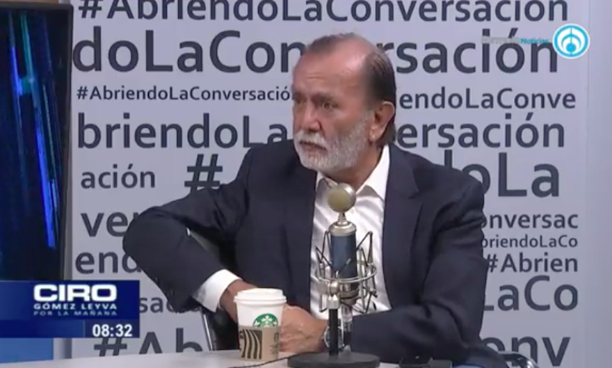 Epigmenio Ibarra asegura que el "PRI y PRD están en vías de extinción"