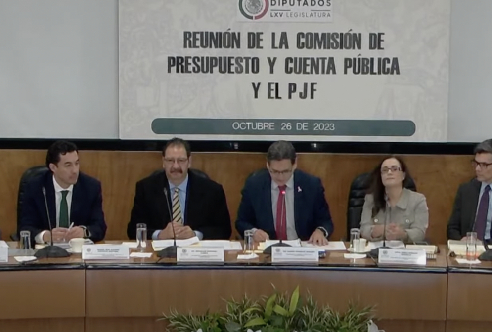 Con peras y manzanas explica PJF a diputados presupuesto 2024