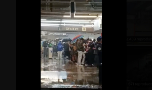 ¡Otra vez el metro! Se inunda estación de Línea 9 tras fuertes lluvias