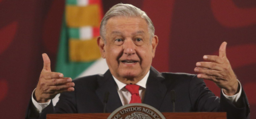 Pide AMLO que otros periodistas expongan sus ingresos sin que intervenga el INAI