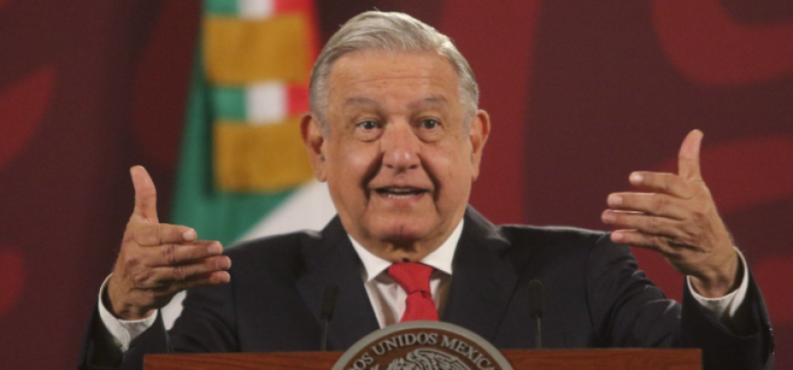 Pide AMLO que otros periodistas expongan sus ingresos sin que intervenga el INAI