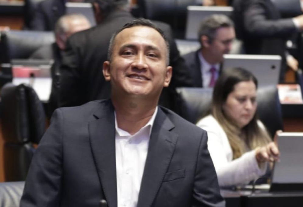 Morena presume como logro que no permitieron imitación de huaraches oaxaqueños hechos por Adidas