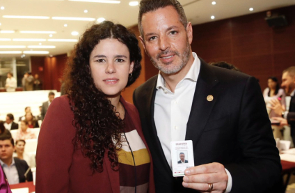 Murat hace oficial su afiliación a Morena: “reafirmo mi compromiso con la transformación”, dice