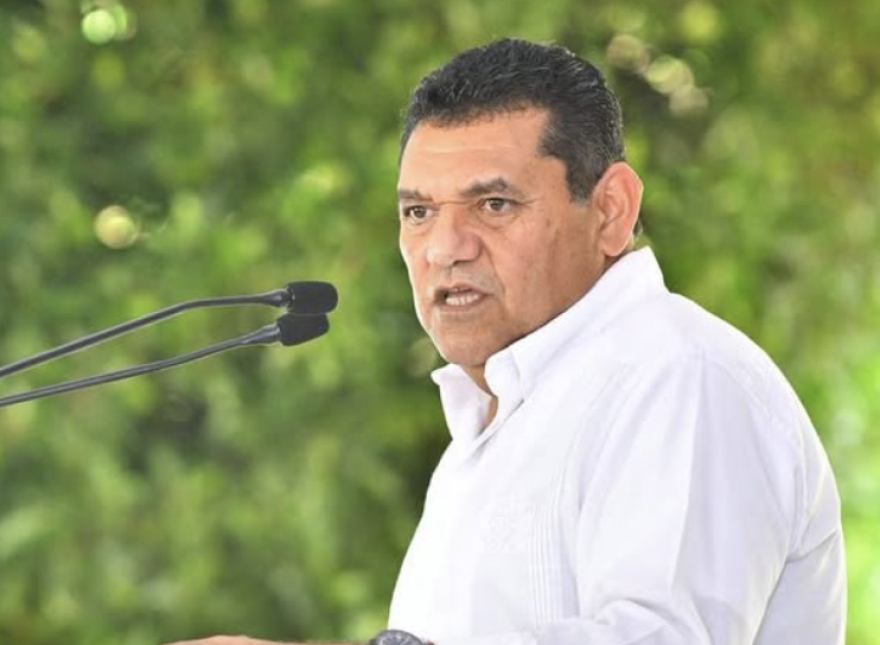 Javier May culpa a la oposición y a la derecha por terrenos exhibidos de José Ramiro López Obrador: “no somos iguales”, dice