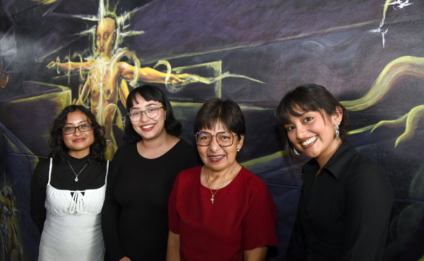 Lilia Cedillo inaugura mural en la Facultad de Psicología
