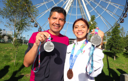 Presentan playera y medalla de la Carrera de la Juventud 2023