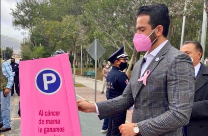 Instalan parquímetros con causa en Pachuca para sumar a la lucha contra el cáncer de mama