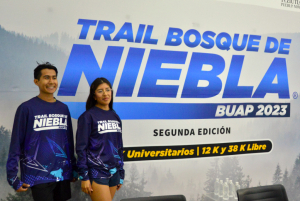 Así es la camiseta y medalla oficial del Trail Bosque de Niebla BUAP 2023