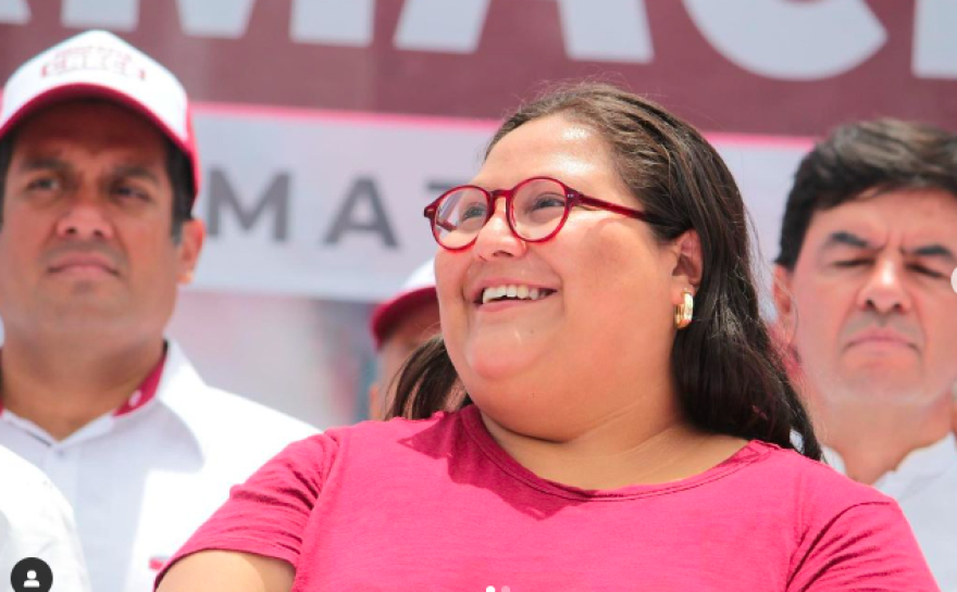 Exhiben a Citlalli Hernández por cobrar doble sueldo; gana más que AMLO