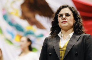 Luisa Alcalde culpa a los medios por exhibir hechos de violencia en el país y no informar avances en seguridad