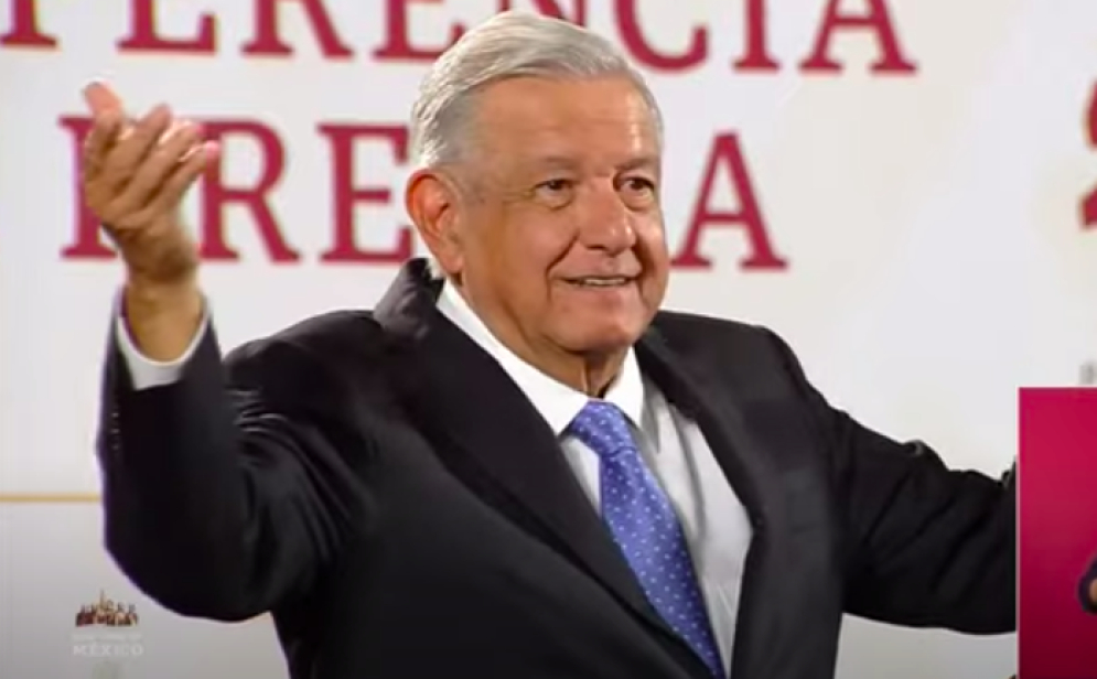 AMLO admite que no se pierde los programas de Loret y Brozo