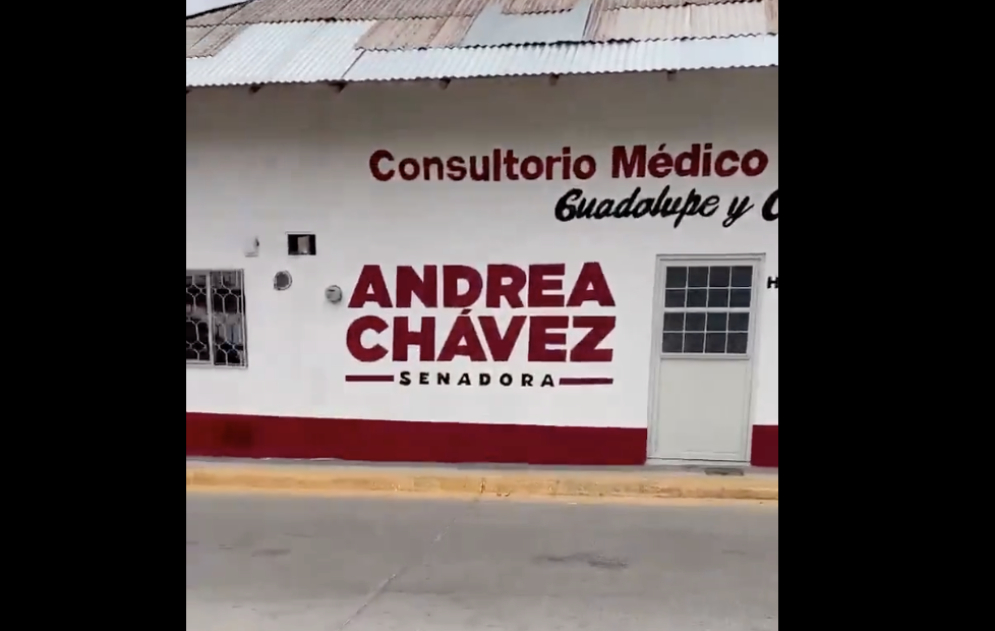 Exhiben a Andrea Chávez por continuar promoción personalizada en consultorios médicos ignorando instrucciones de Sheinbaum
