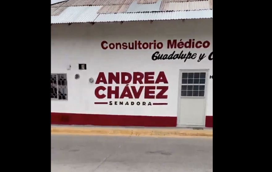 Exhiben a Andrea Chávez por continuar promoción personalizada en consultorios médicos ignorando instrucciones de Sheinbaum