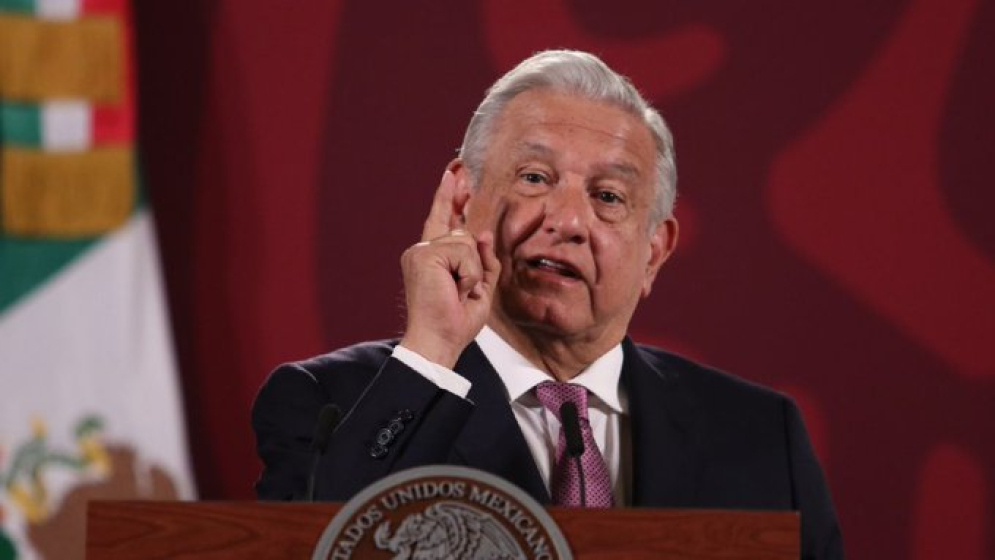 AMLO exige a la oposición revelarse y aprobar la reforma eléctrica