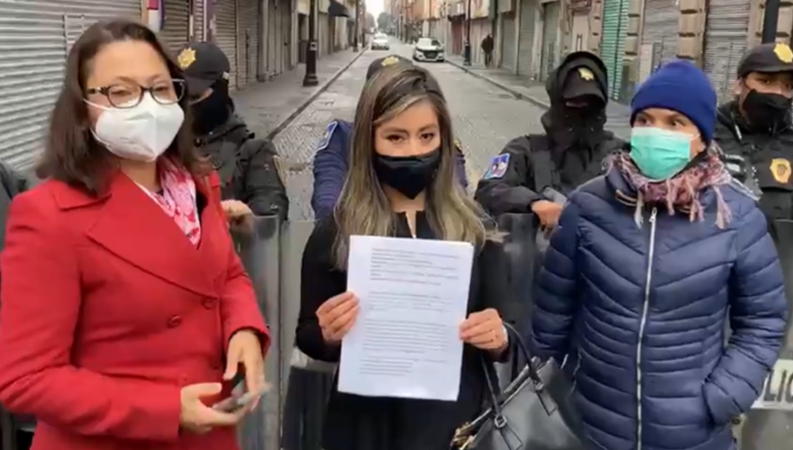 Padres de niños con cáncer exigen a AMLO certificado de adquisición de medicamentos