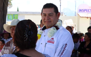 Alejandro Armenta lleva colectores de agua a colonias de Puebla