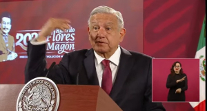 “Amparos contra el Tren Maya, sólo estorban como los legisladores”: AMLO