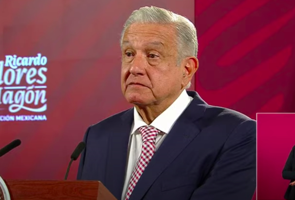 AMLO acusa que el AICM “tiene un daño estructural desde su construcción”