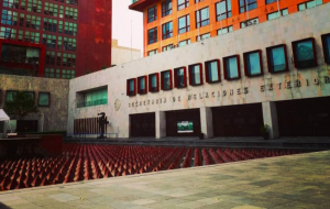 Reserva la 4T por 5 años costos de litigios de México contra fabricantes de armas en EEUU