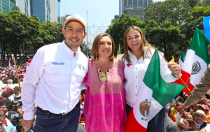 Xóchitl Gálvez recibe constancia para representar al Frente Amplio por México en 2024