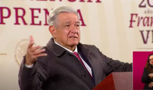 AMLO reta a la UNAM por no atreverse a quitar título a Yasmín Esquivel tras plagio: “no tienen autoridad moral y jurídica?