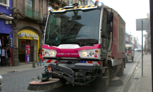 Mantiene OOSL trabajos de recolección de ceniza con barredoras mecánicas