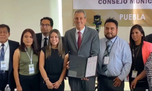 Pepe Chedraui recibe su constancia que lo acredita como presidente municipal