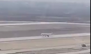 Presume Ebrard primer avión comercial  que aterriza en Aeropuerto Felipe Ángeles