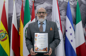 Recibe investigador BUAP premio “Gregorio Pérez Palacios”