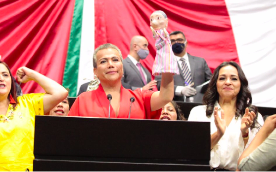 Llama diputada trans Salma Luévano a detener discursos de odio en San Lázaro