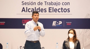 Eduardo Rivera comparte experiencias con presidentes municipales electos del PAN