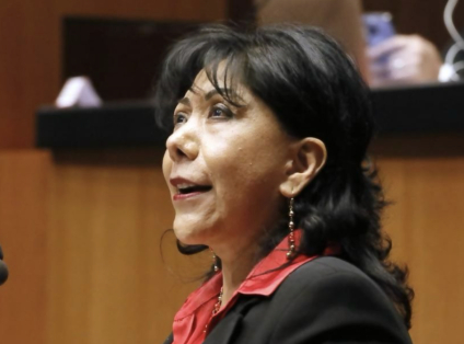 Senadora Anabell Ávalos propone “ley vaso de agua” que obliga al estado a garantizar acceso de agua a los trabajadores
