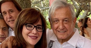 Yeidckol Polevnsky y AMLO