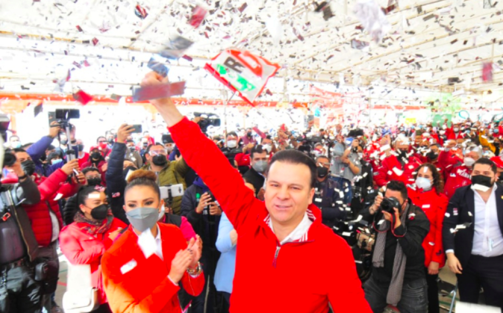 Se registra Esteban Villegas como pre candidato al gobierno de Durango