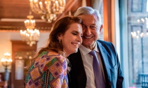 Beatriz Gutiérrez con AMLO