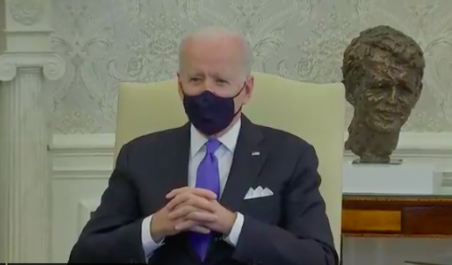 Decisión de no usar cubrebocas es "pensamiento Neandertal": Joe Biden