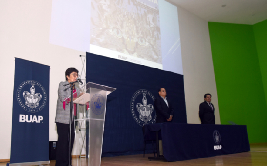 Este 13 y 14 de noviembre se realiza el Primer Congreso Internacional de Microbiología Veterinaria en CU