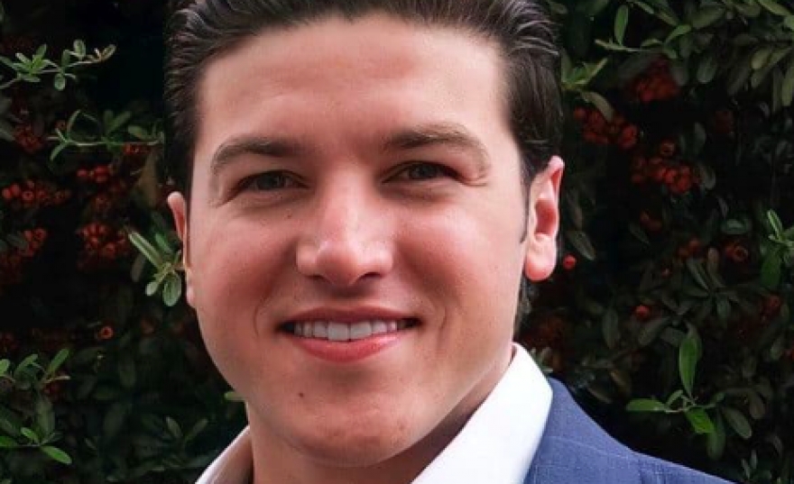 Si las vacunas COVID tuvieran la misma prioridad que el aeropuerto: Samuel García