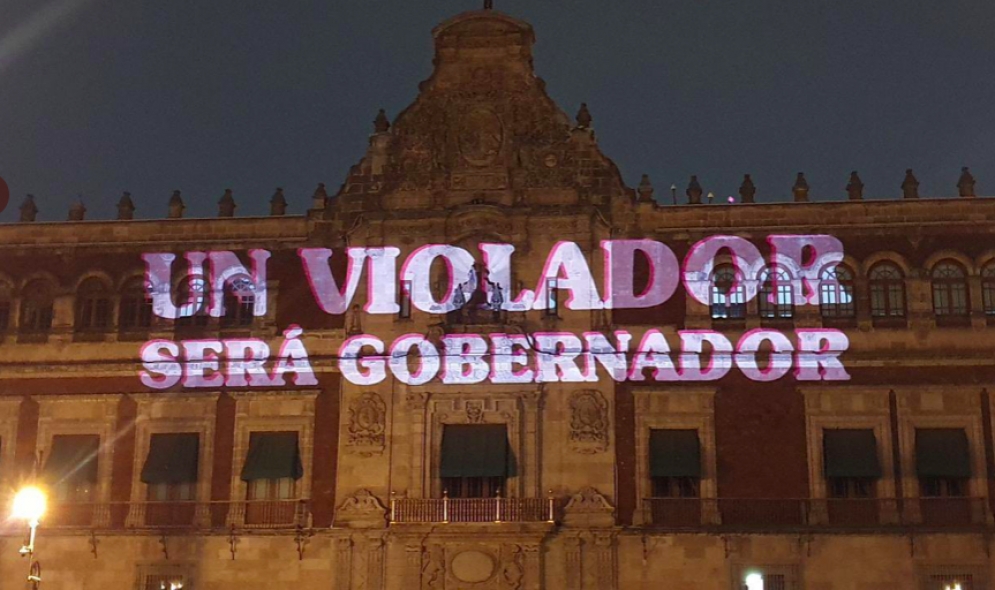 Proyectan en fachada del palacio nacional “un violador será gobernador”