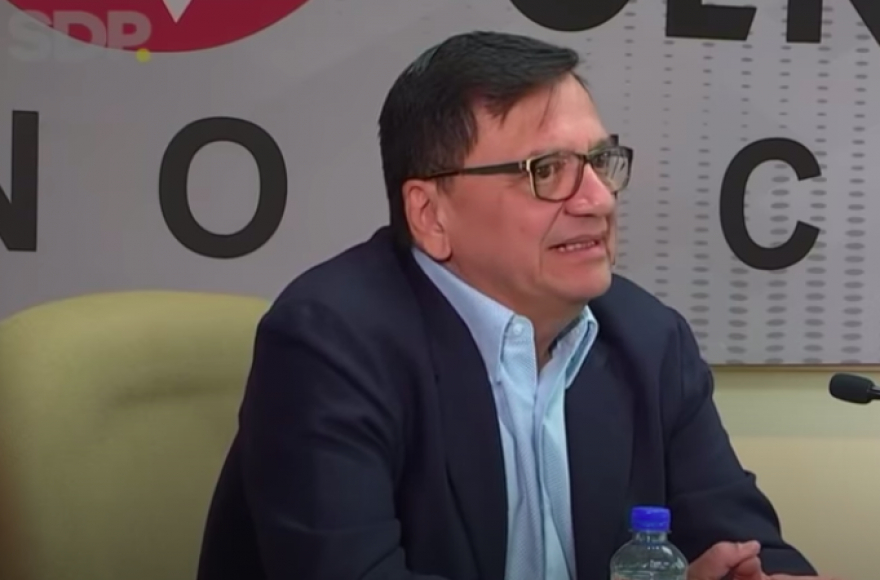 Arreola acusa uso de bots de derecha y de Felipe Calderón para insultarlo