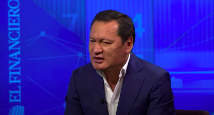 Osorio Chong pone en la lista de presidenciables del PRI a Claudia Ruiz Massieu y a Beatriz Paredes