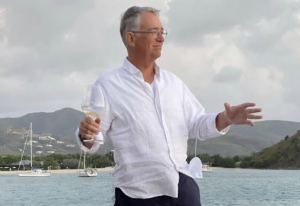 The Banker de Financial Times reconoce a Banco Azteca de Salinas Pliego como el banco más rentable y con mayor liquidez en México